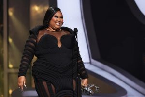Lizzo Dismisses Aries Spears' Hate During VMA Acceptance Speech