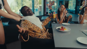 Akon Enjoy That Official Music Video 1 35 screenshot
