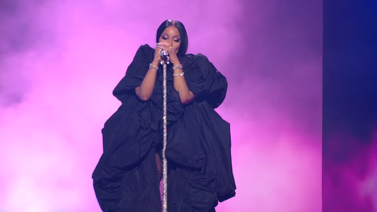 Nicki Minaj Delivers Performance of "Last Time I Saw You" at VMAs